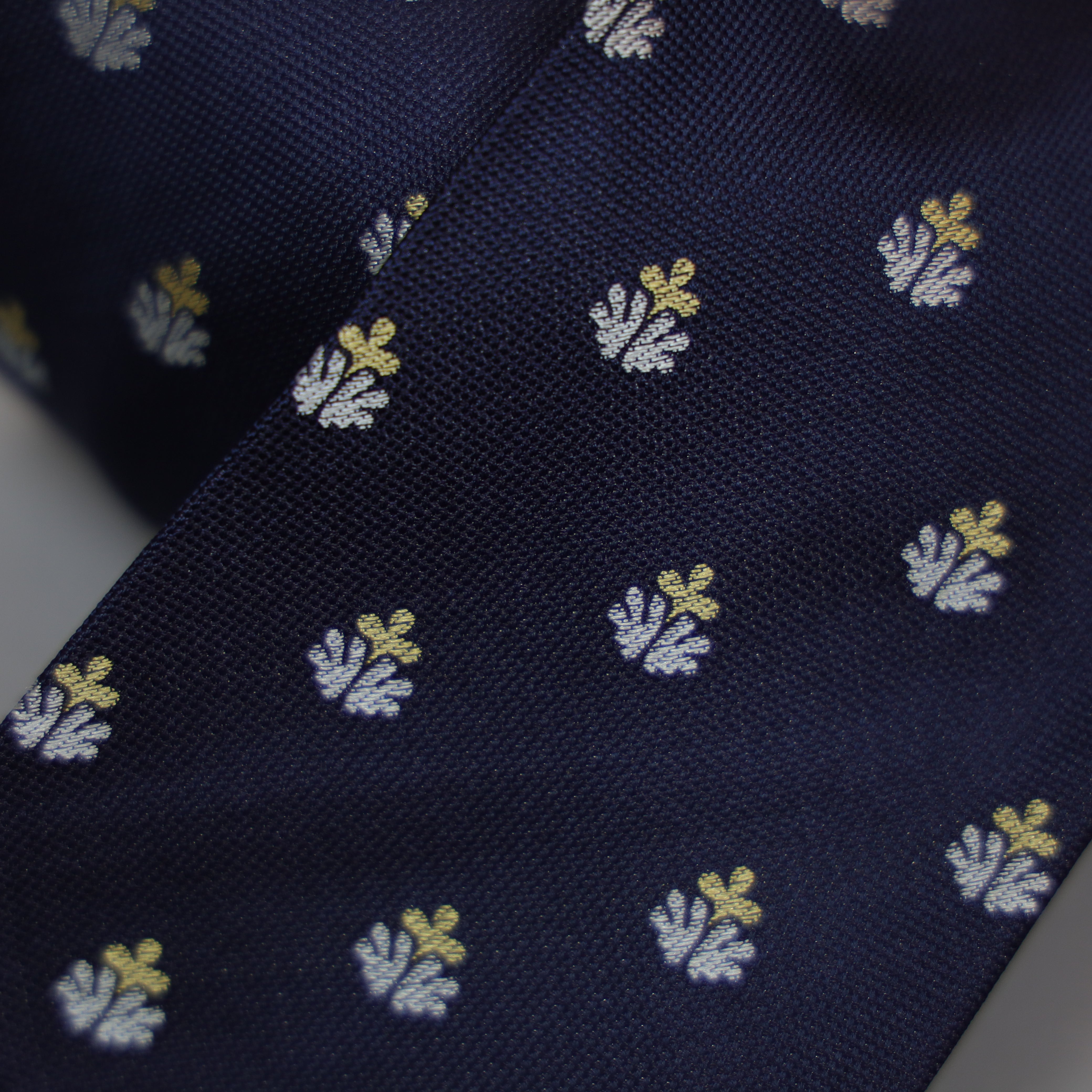 Handmade Vintage 7-Fold Tie