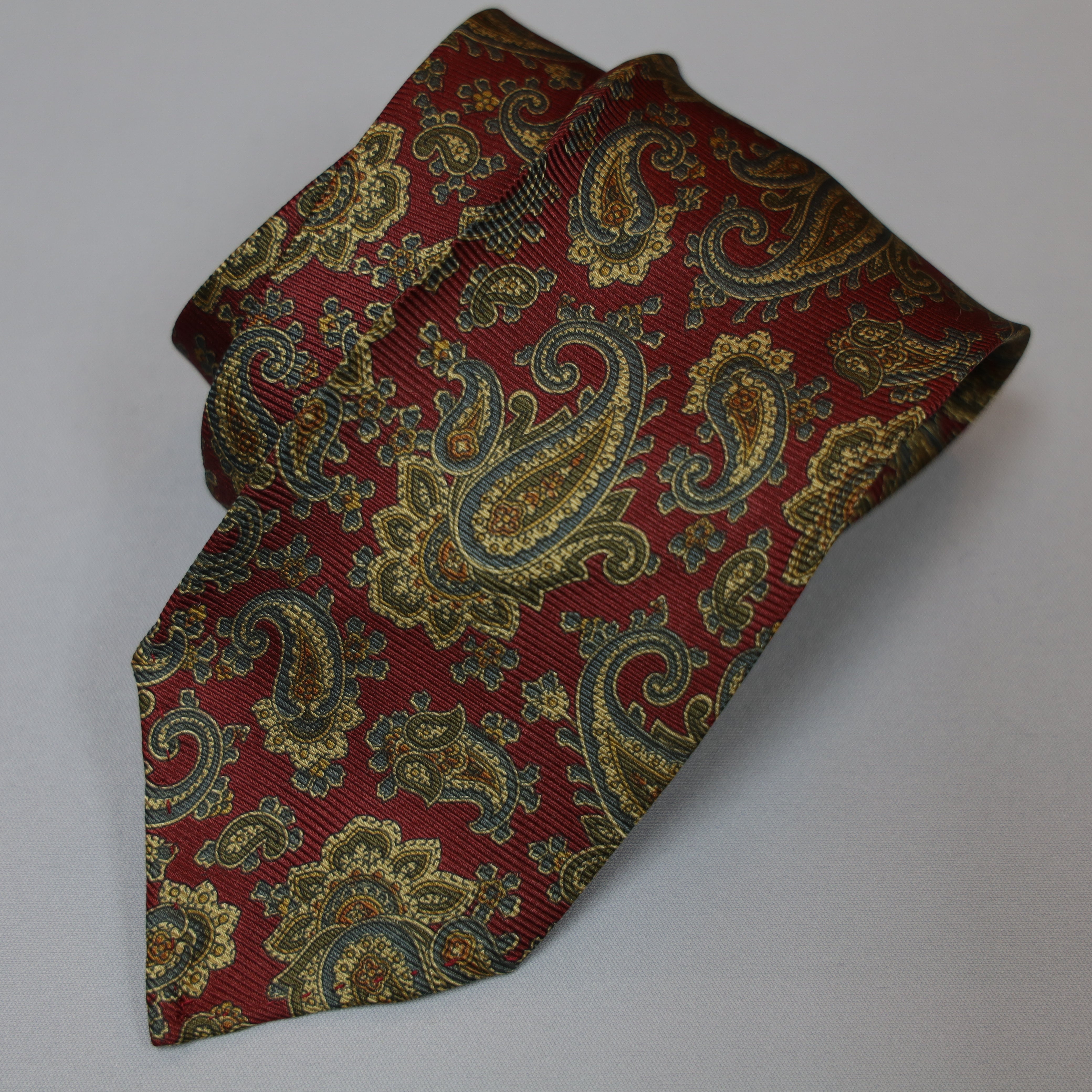 Handmade Vintage 7-Fold Tie